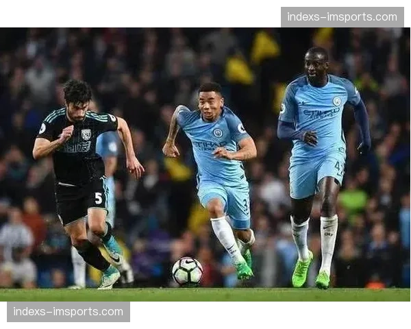 英格兰后防线年龄结构隐患,马奎尔与斯通斯搭档面临考验 英格兰后防线年龄结构隐患,马奎尔与斯通斯搭档面临考验